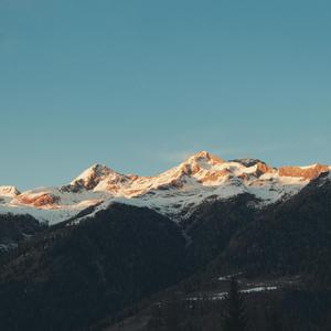 少萝脱泳衣露🐻吃我的🍌
